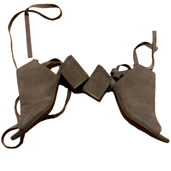 Bamboo suede shoes‎ - Picture 1 of 3